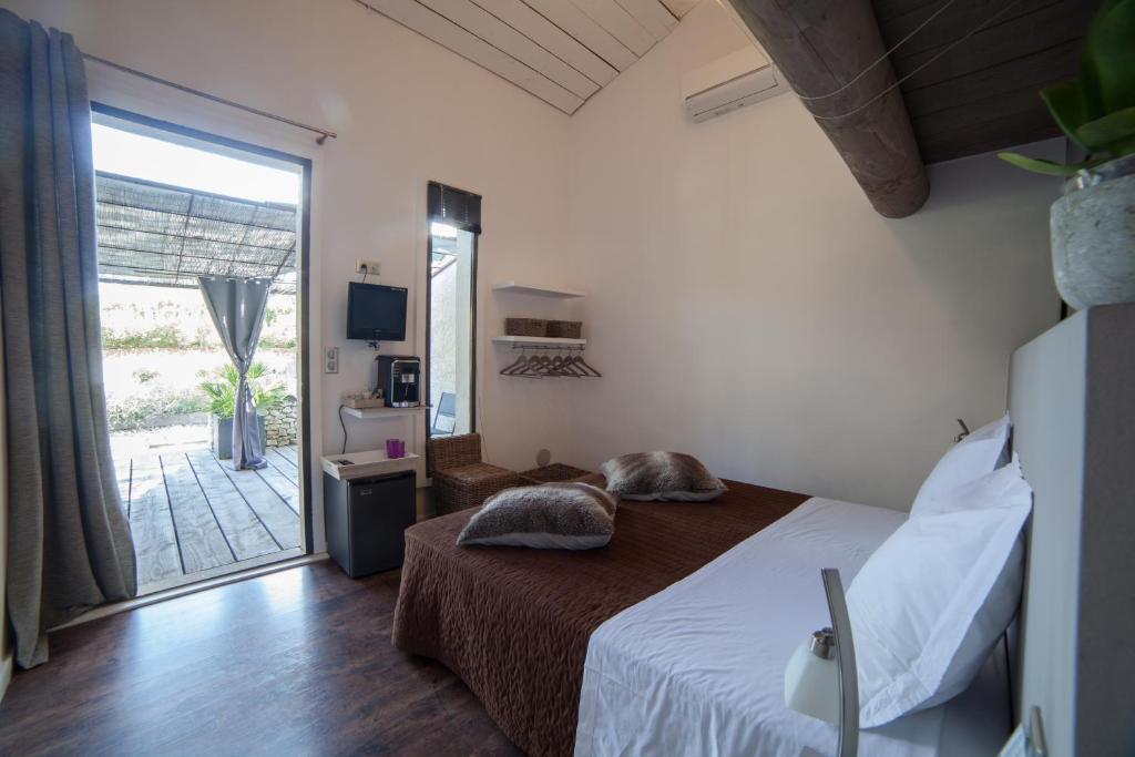 L'Auberge De L'Aubergine Eygalières Zimmer foto