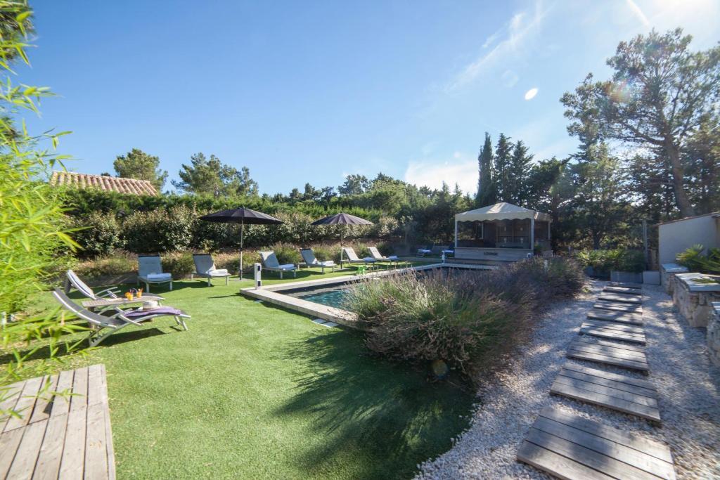 L'Auberge De L'Aubergine Eygalières Zimmer foto